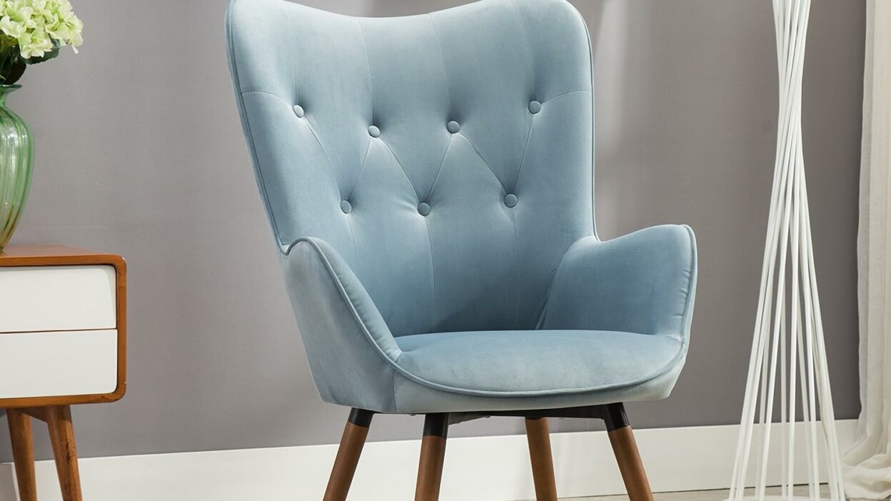 Roundhill Doarnin Velvet Accent Chair Review
